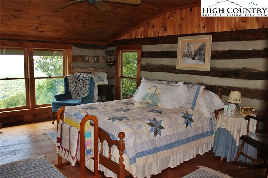 Image number 5 for the current listing
