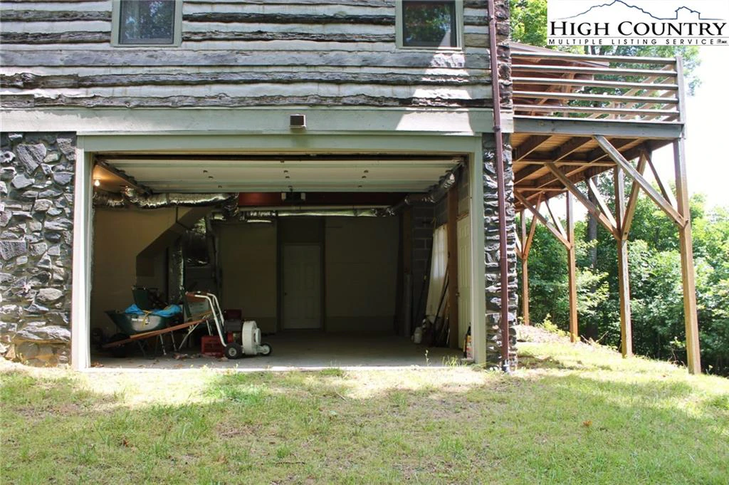 Image number 4 for the current listing