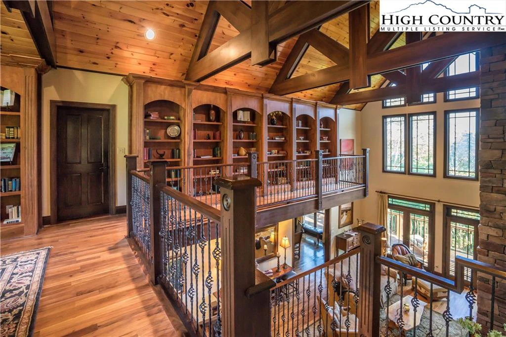 Image number 3 for the current listing