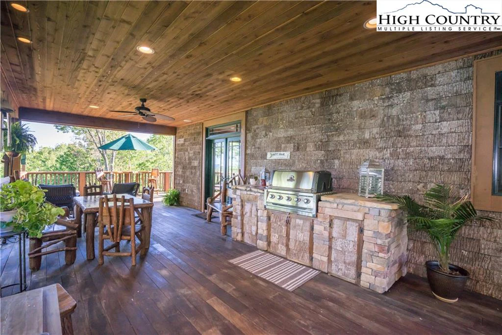 Image number 8 for the current listing