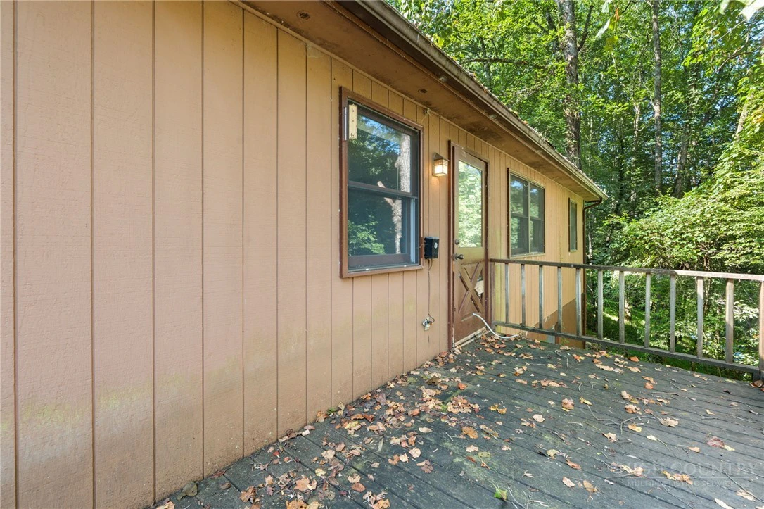 Image number 3 for the current listing