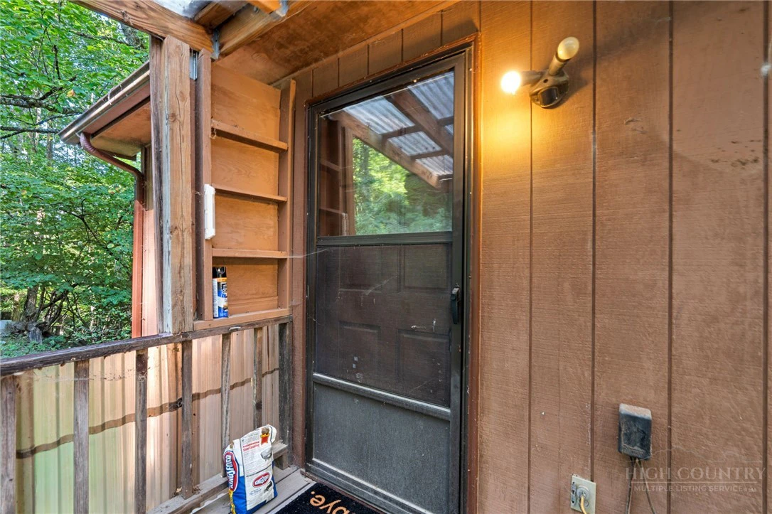 Image number 4 for the current listing