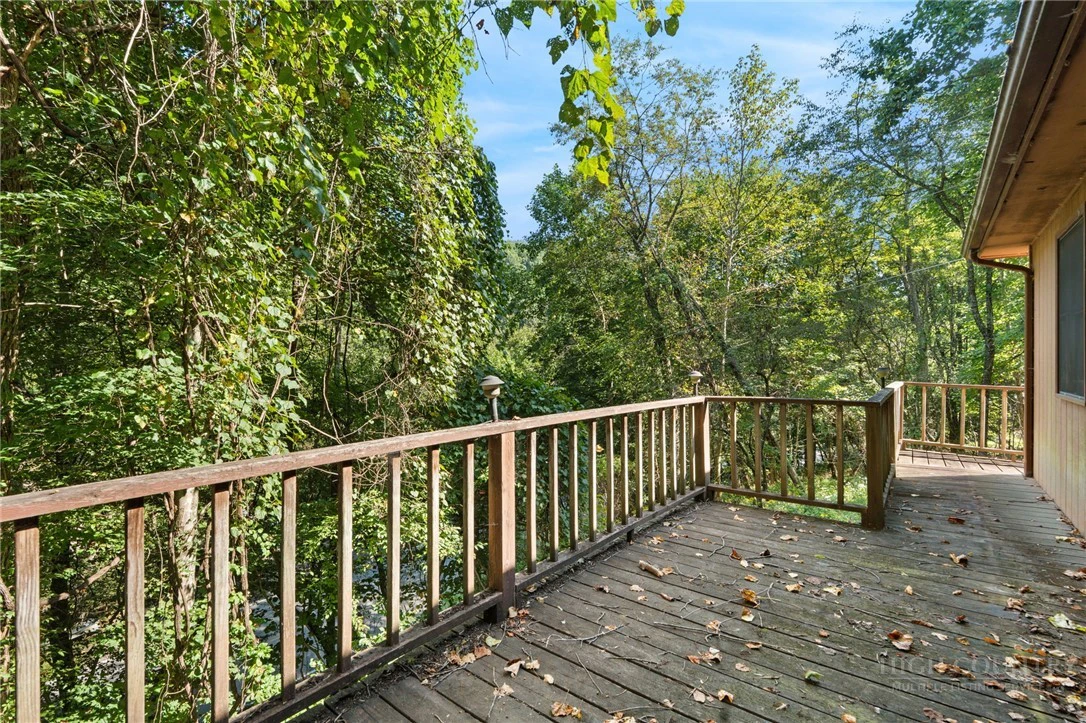 Image number 7 for the current listing