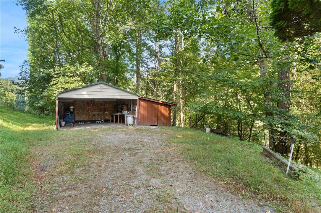 Image number 8 for the current listing