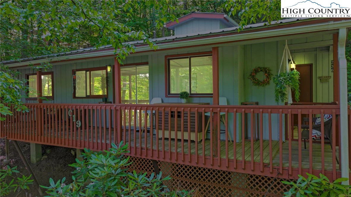 Image number 18 for the current listing