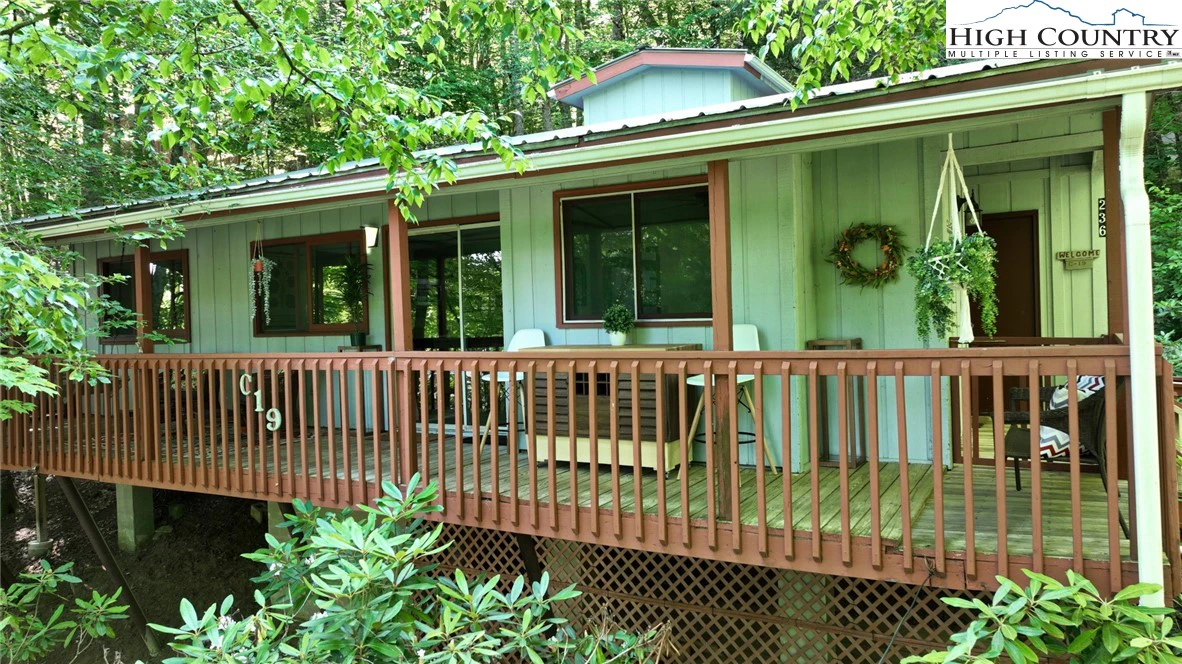 Image number 1 for the current listing