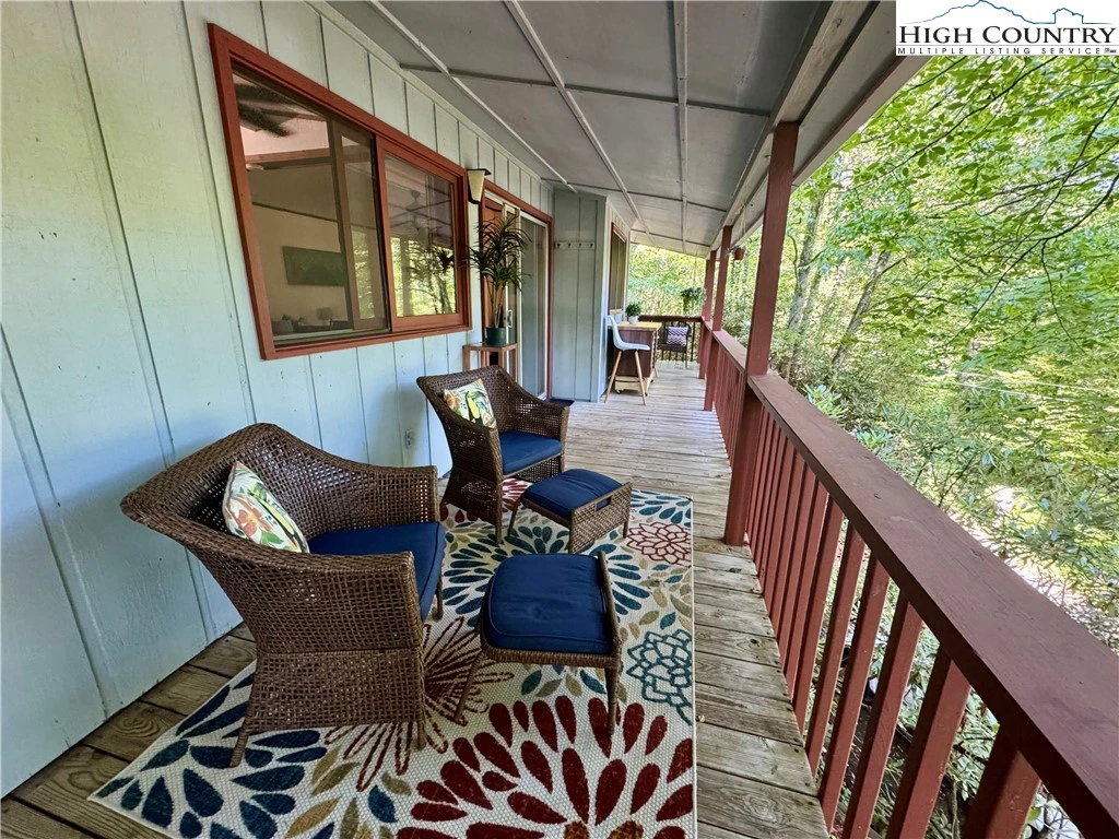Image number 13 for the current listing