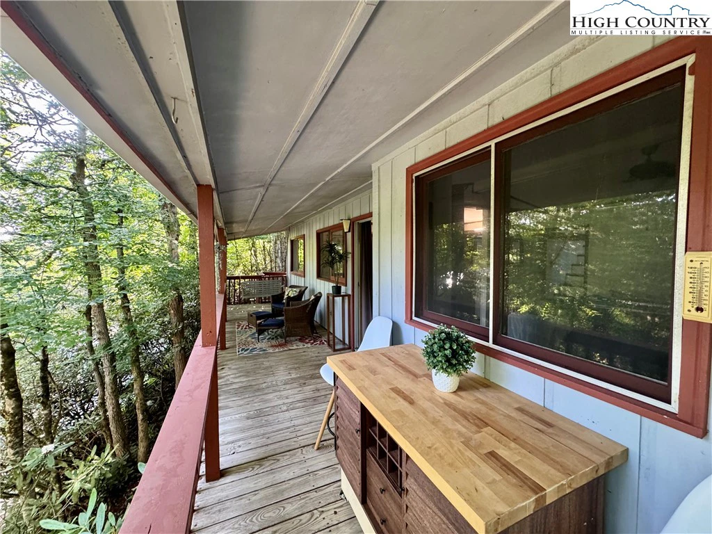 Image number 16 for the current listing