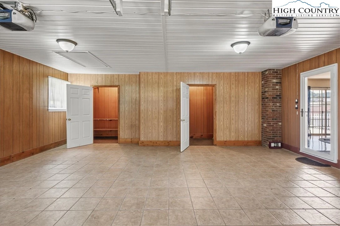 Image number 8 for the current listing
