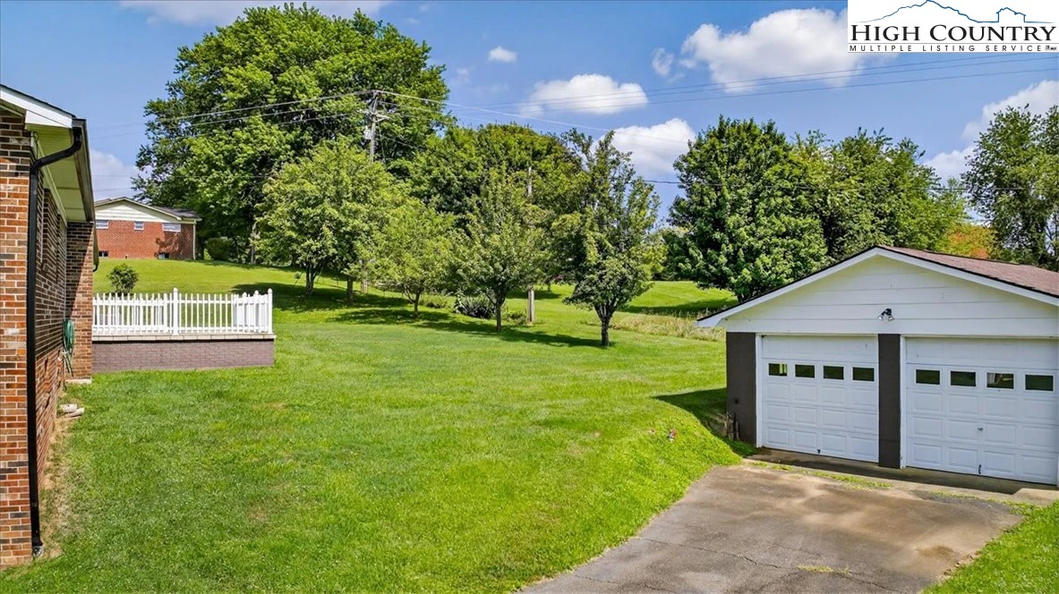 Image number 7 for the current listing