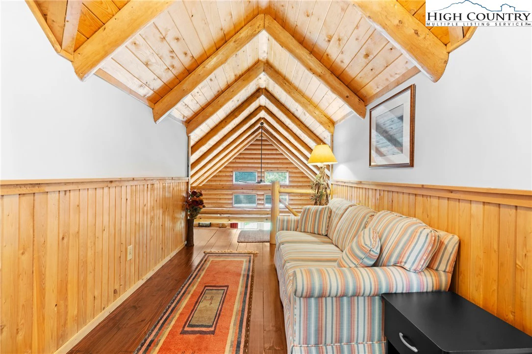 Image number 8 for the current listing