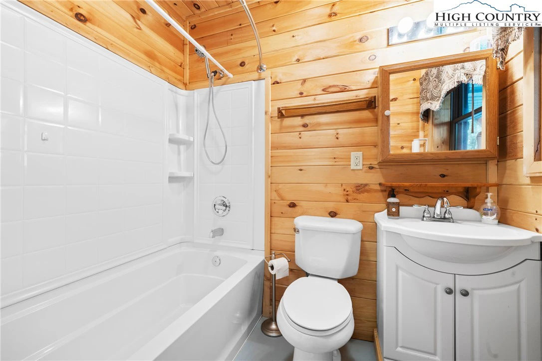 Image number 2 for the current listing