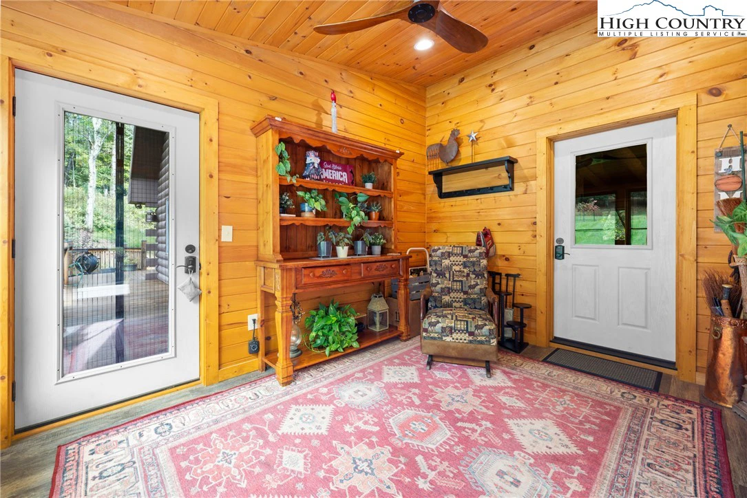 Image number 16 for the current listing
