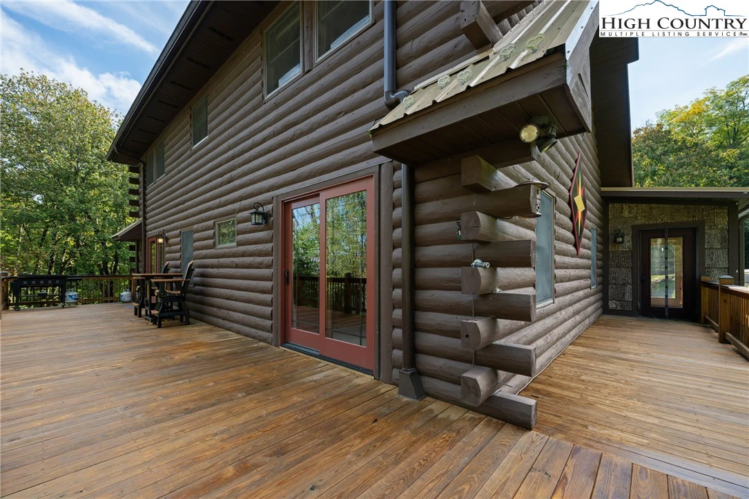 Image number 21 for the current listing