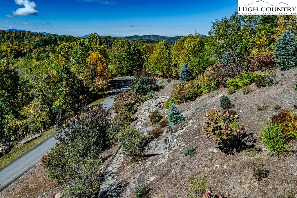Image number 10 for the current listing