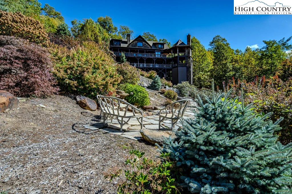 Image number 12 for the current listing