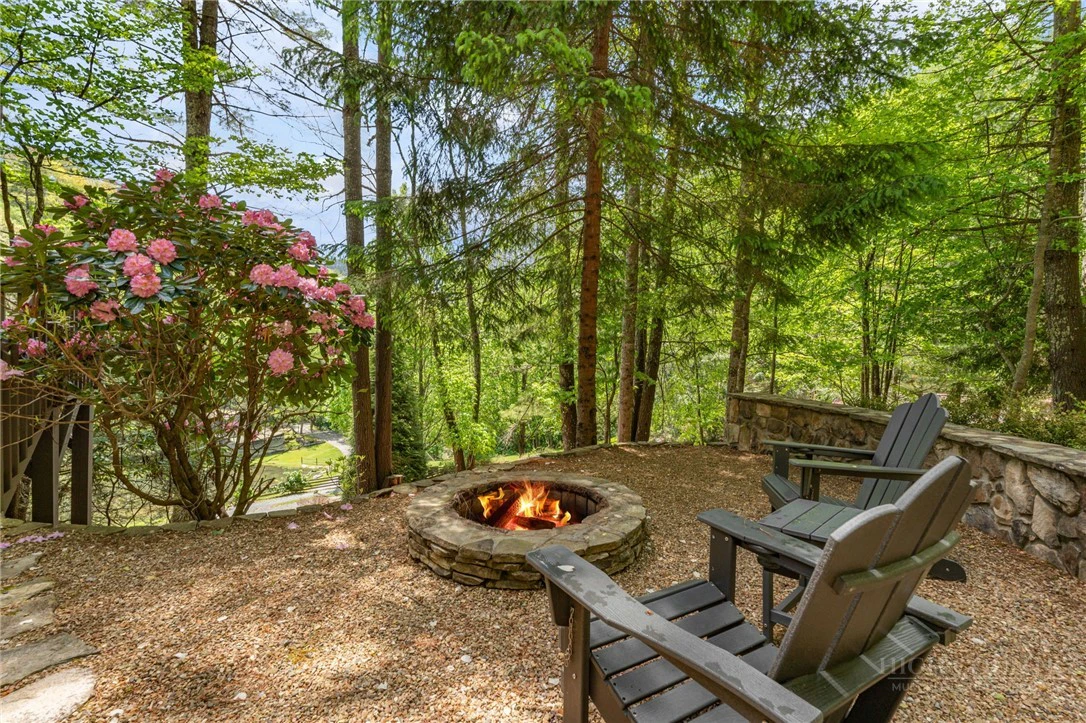 Image number 19 for the current listing