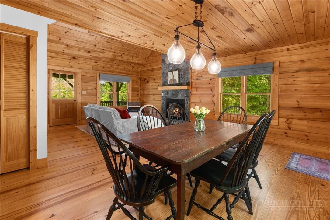 Image number 3 for the current listing