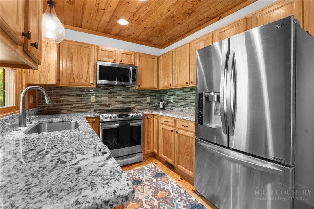 Image number 5 for the current listing