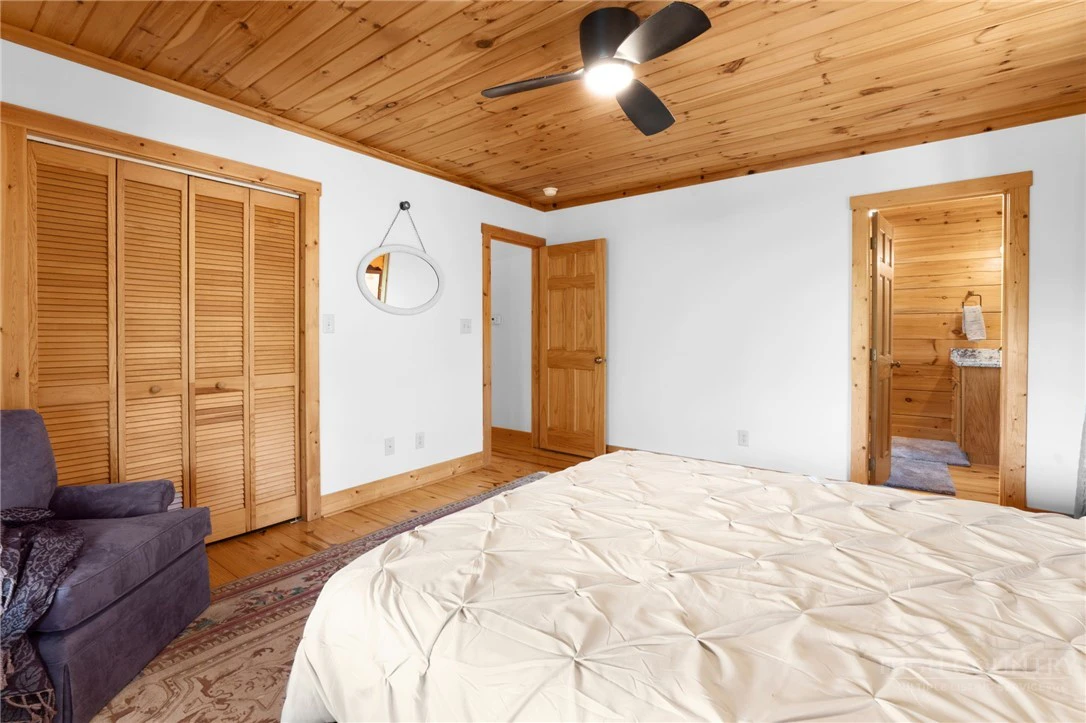 Image number 8 for the current listing