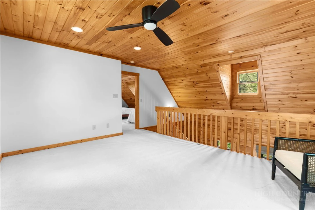 Image number 12 for the current listing