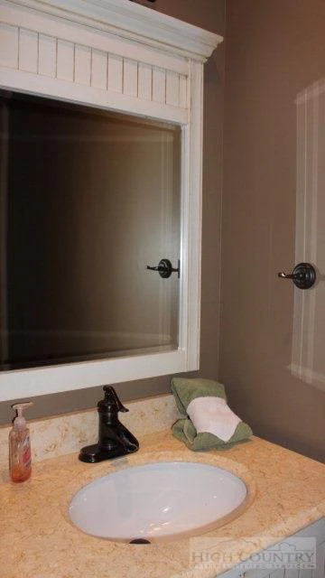 Image number 7 for the current listing