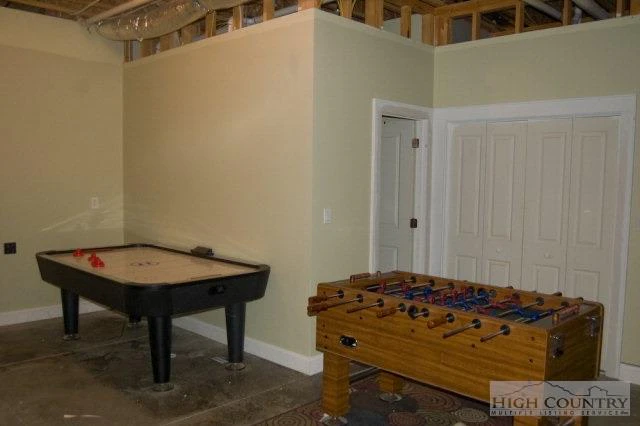 Image number 9 for the current listing
