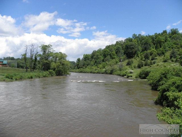 Image number 15 for the current listing