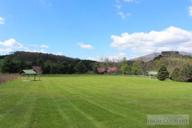 Image number 18 for the current listing
