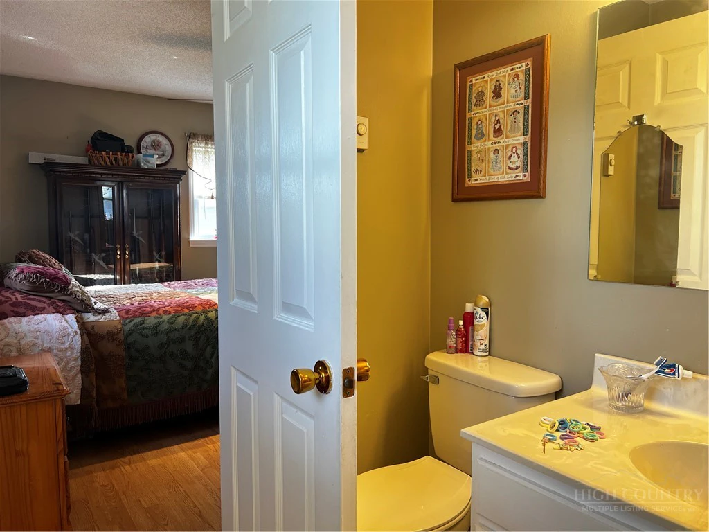 Image number 6 for the current listing