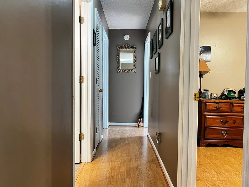 Image number 7 for the current listing