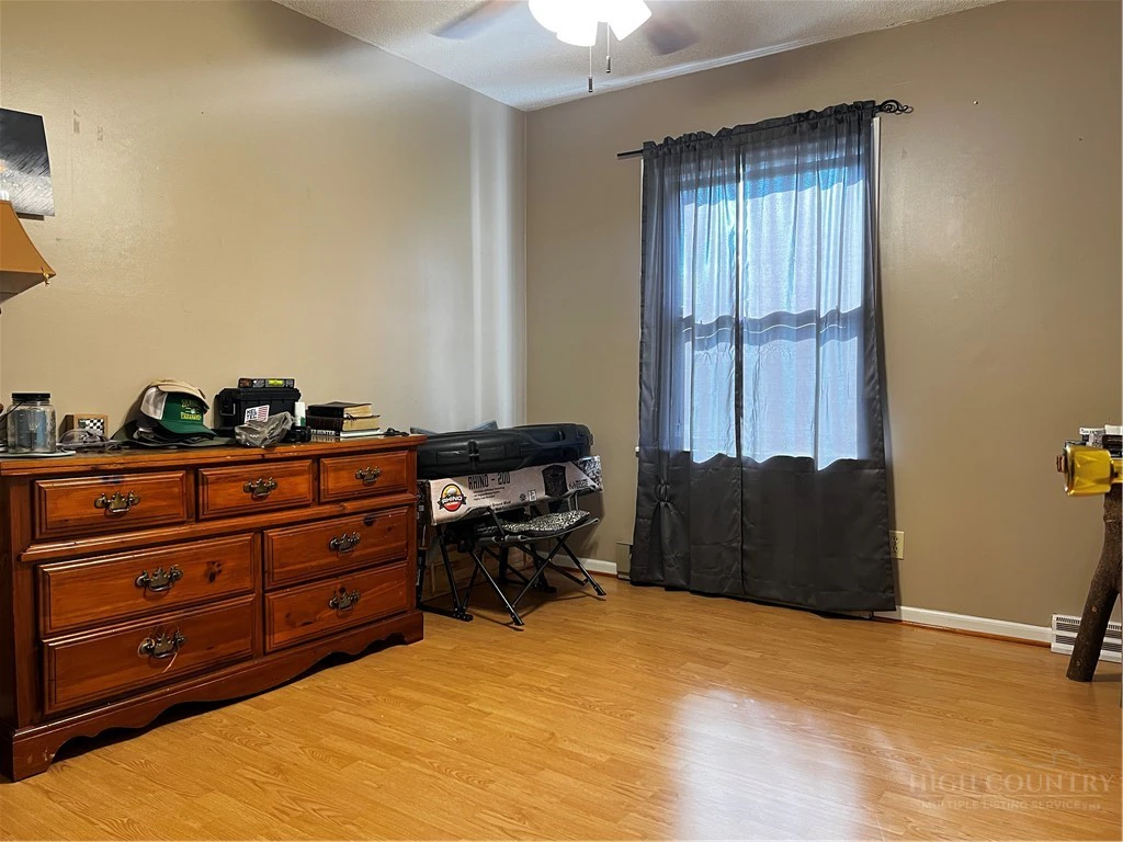 Image number 10 for the current listing