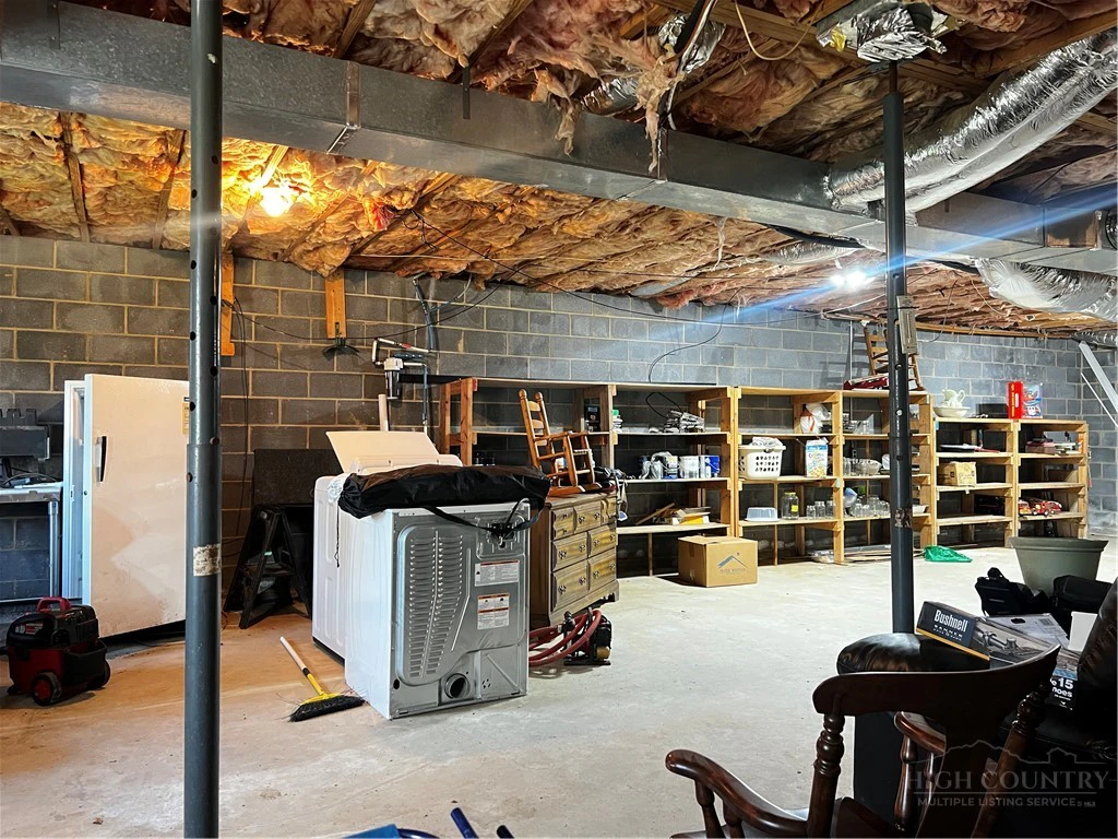 Image number 18 for the current listing