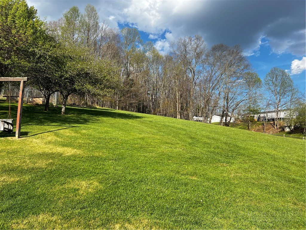 Image number 21 for the current listing