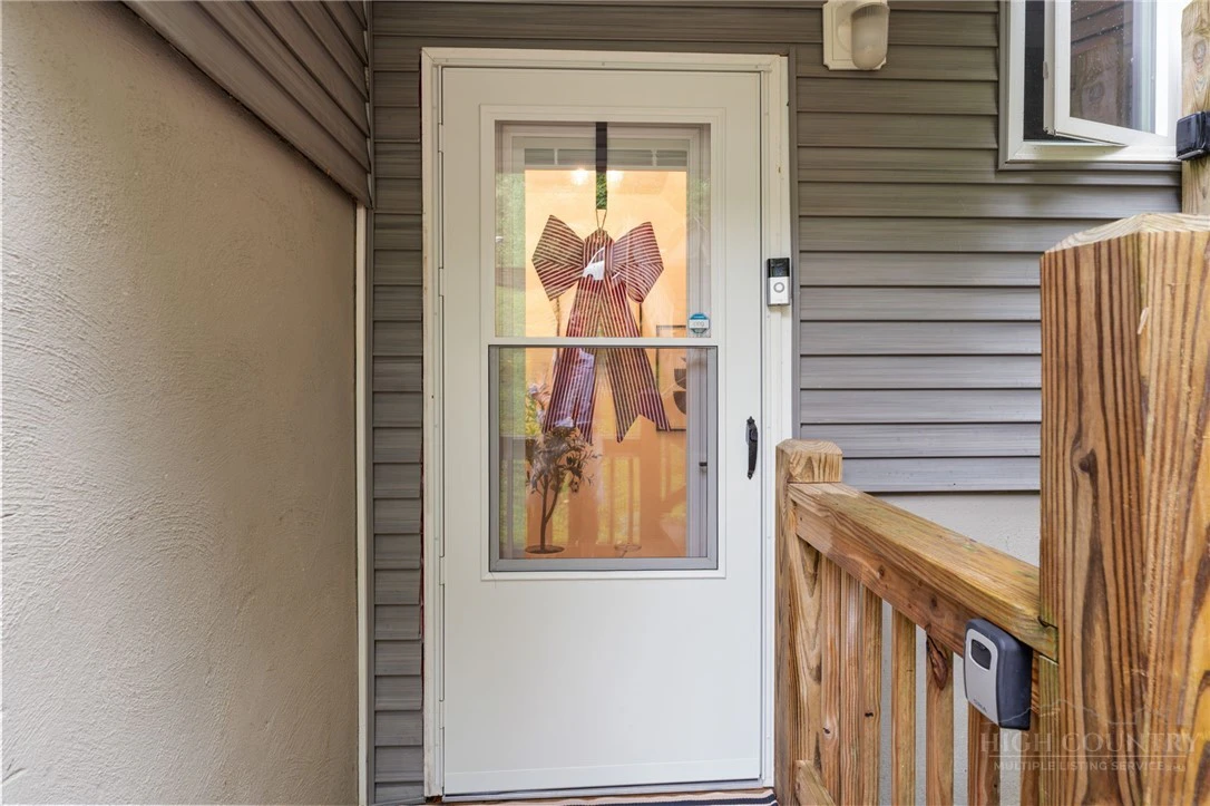 Image number 3 for the current listing