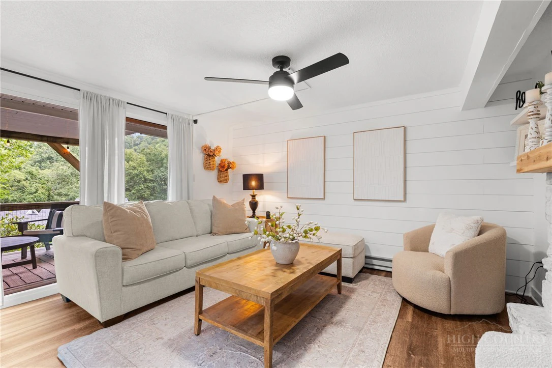 Image number 8 for the current listing