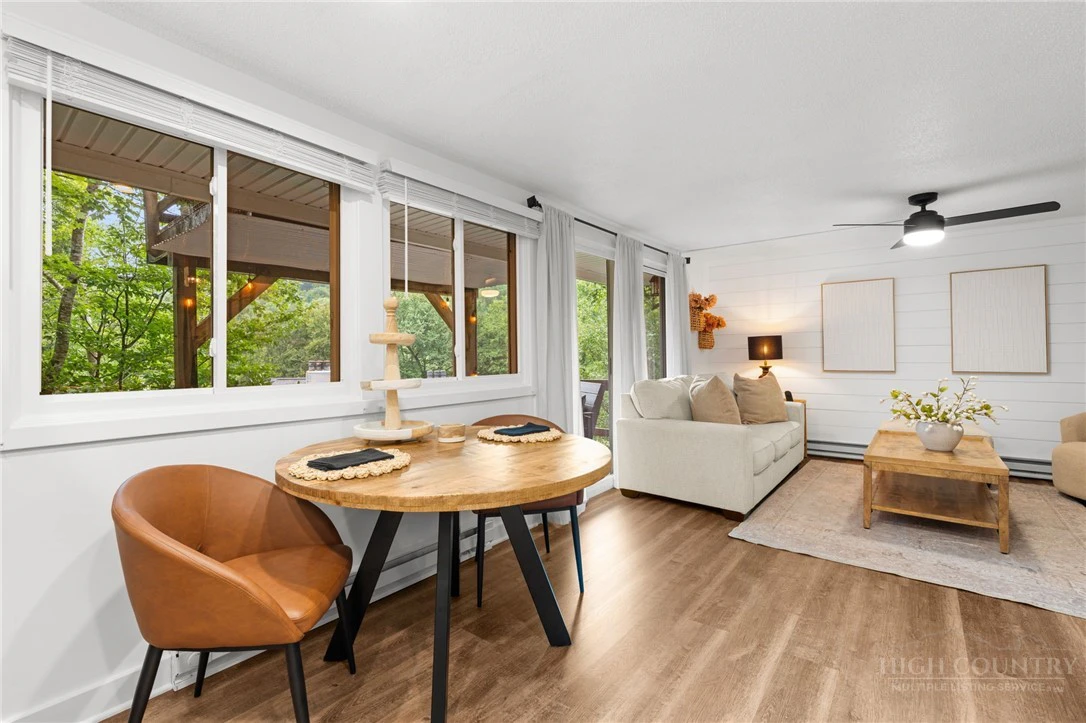 Image number 15 for the current listing