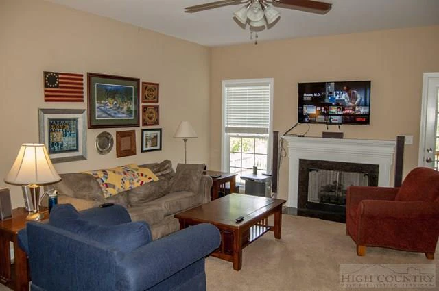 Image number 8 for the current listing