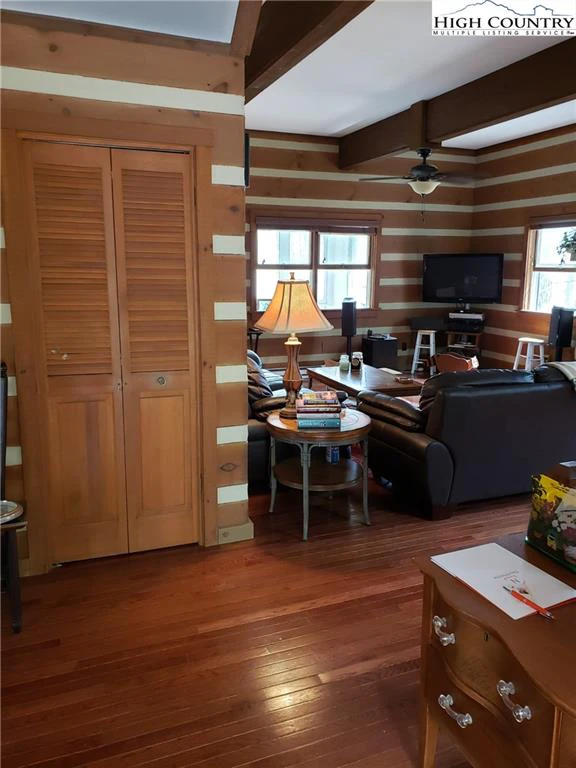 Image number 12 for the current listing
