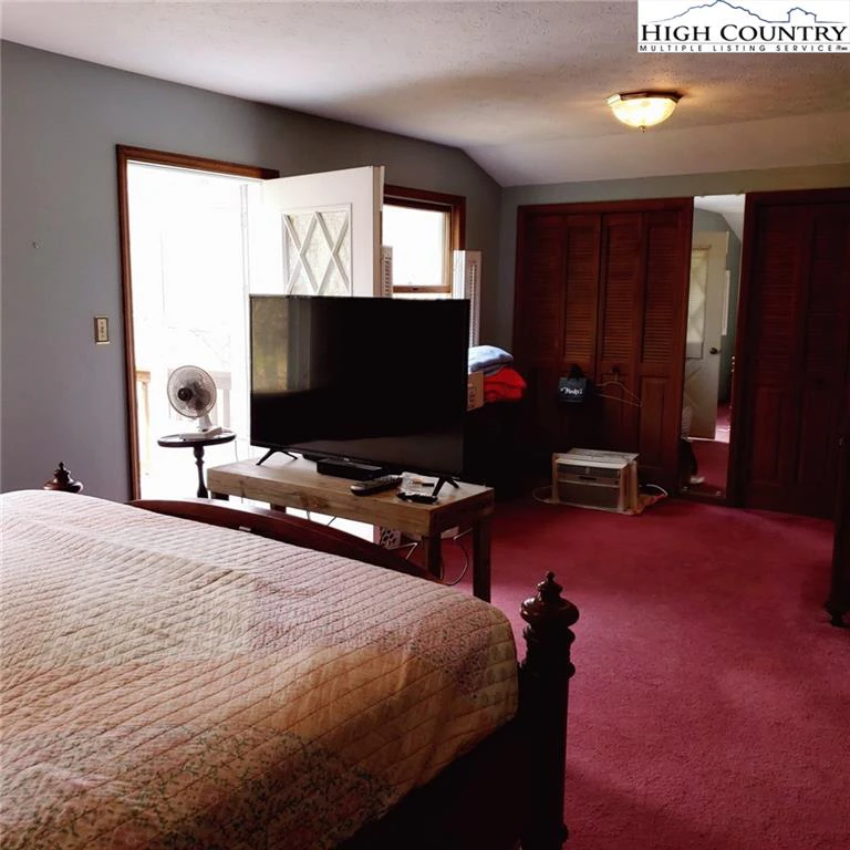 Image number 6 for the current listing