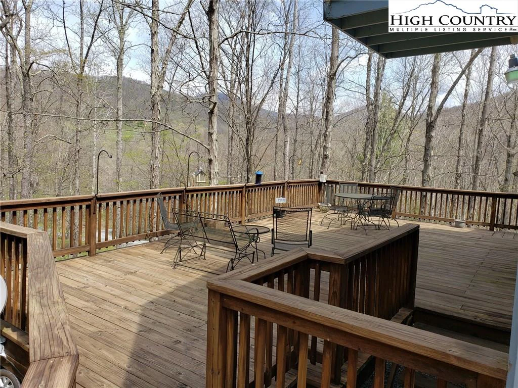 Image number 13 for the current listing