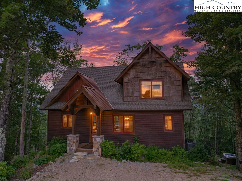 Image number 1 for the current listing