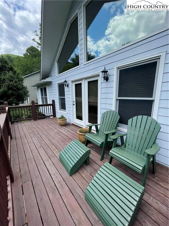 Image number 16 for the current listing