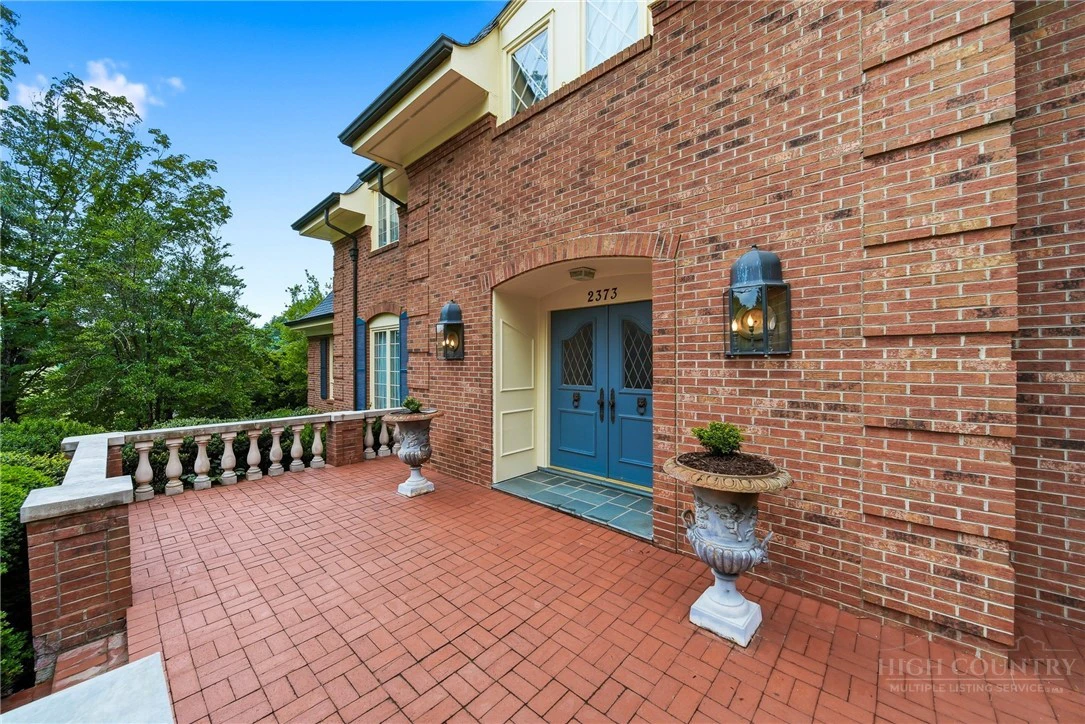Image number 4 for the current listing