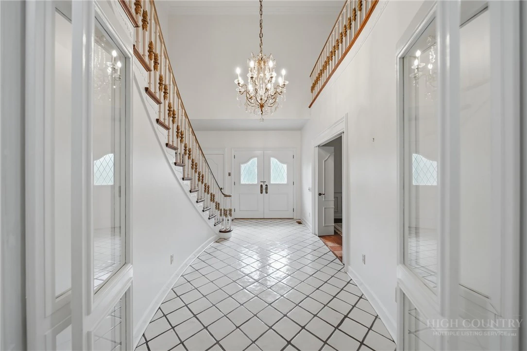 Image number 7 for the current listing