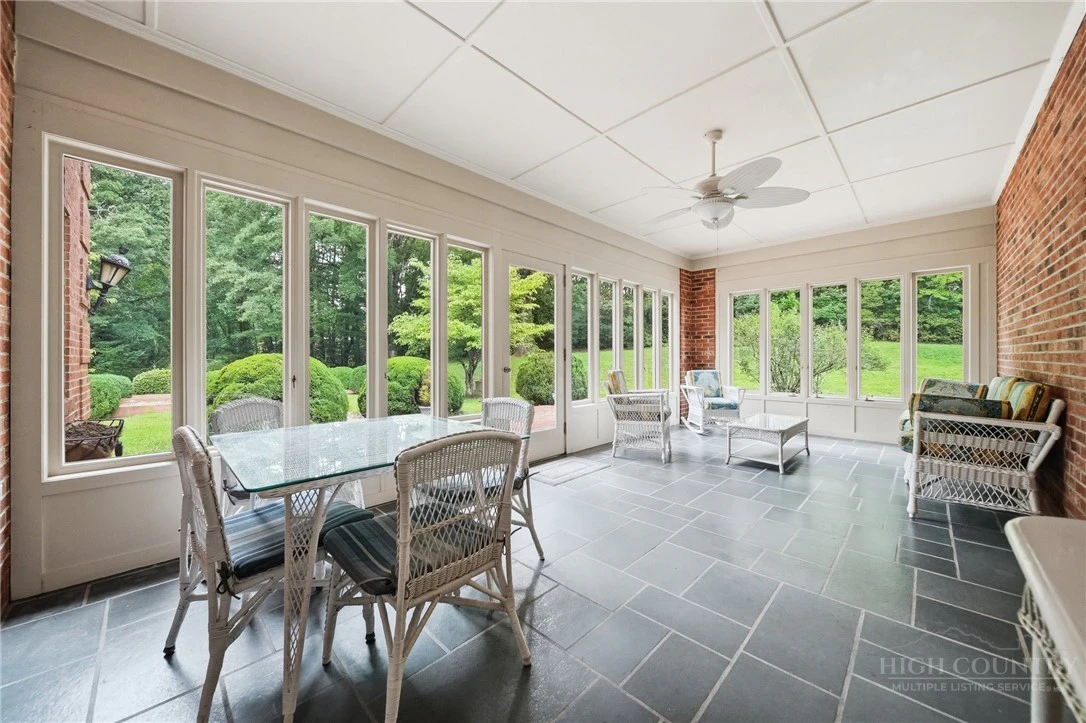 Image number 12 for the current listing