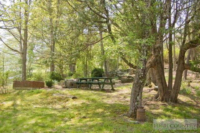 Image number 18 for the current listing