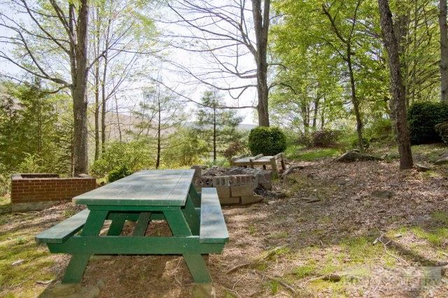 Image number 16 for the current listing