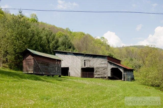 Image number 13 for the current listing