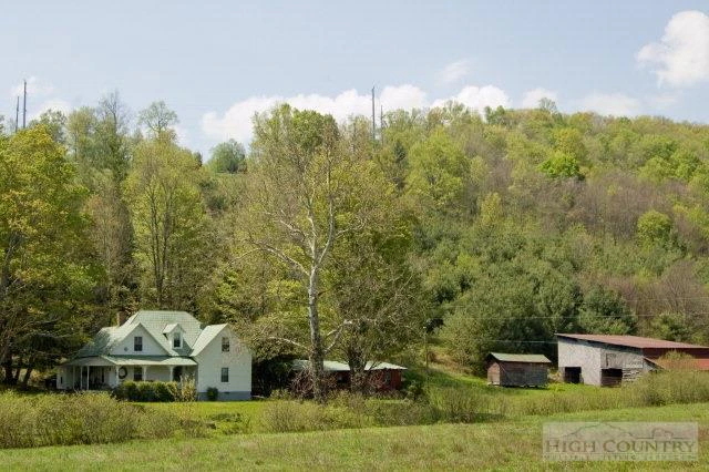 Image number 28 for the current listing